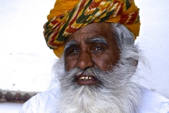 un monde de voyages Inde homme